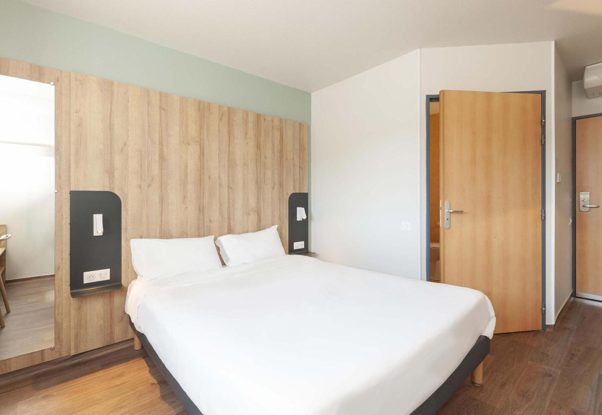 B&B Hotel Pau Lescar Eksteriør bilde