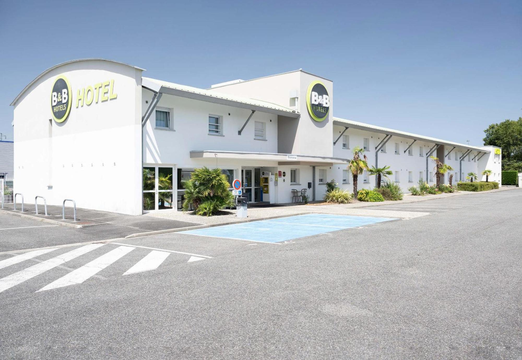 B&B Hotel Pau Lescar Eksteriør bilde