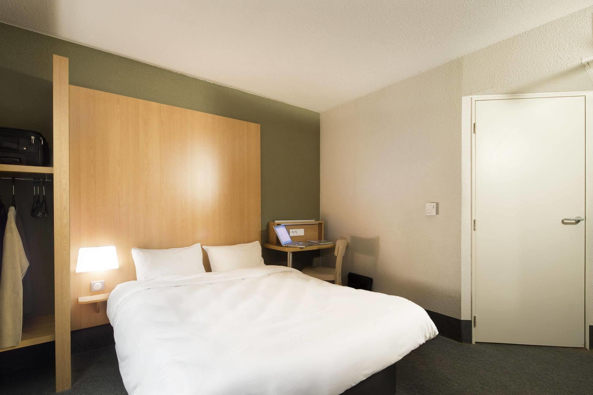 B&B Hotel Pau Lescar Eksteriør bilde