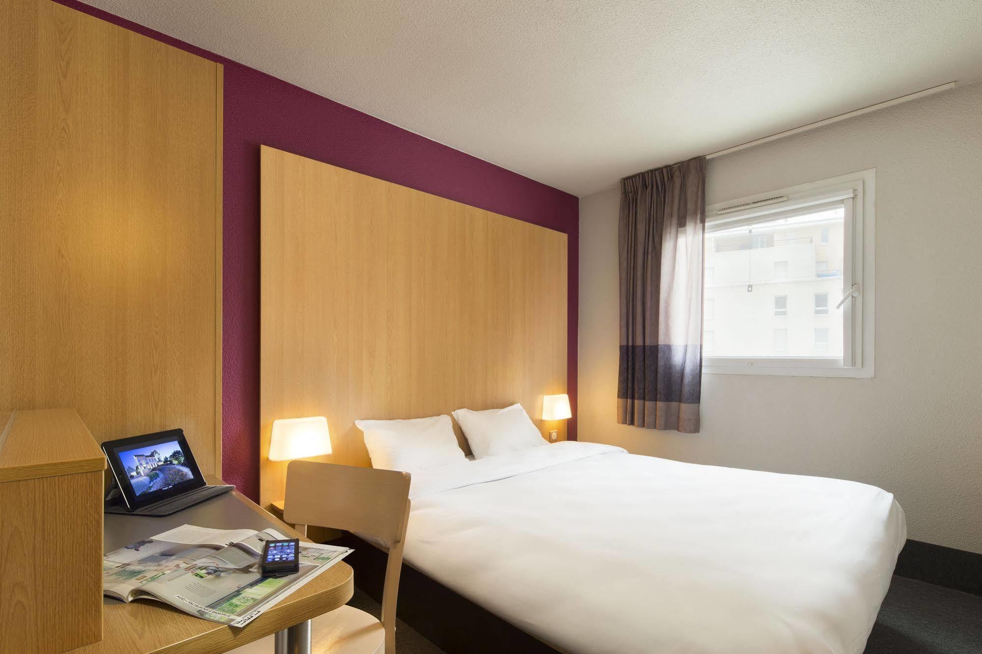 B&B Hotel Pau Lescar Eksteriør bilde