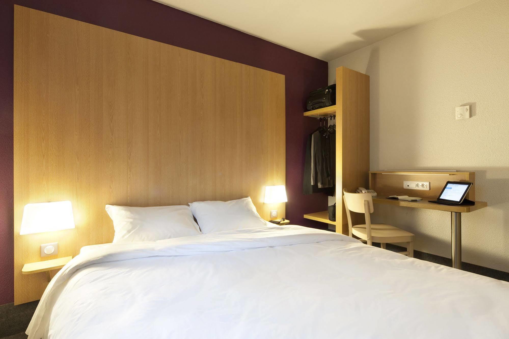 B&B Hotel Pau Lescar Eksteriør bilde