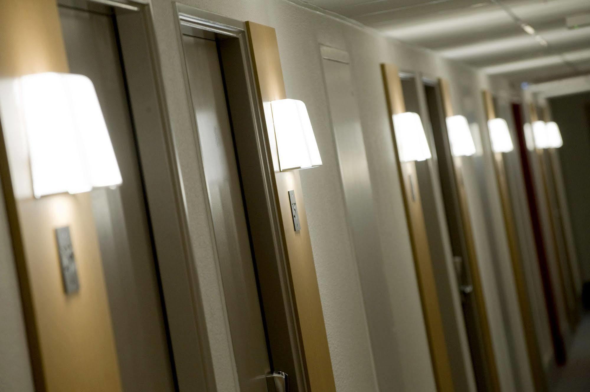 B&B Hotel Pau Lescar Eksteriør bilde